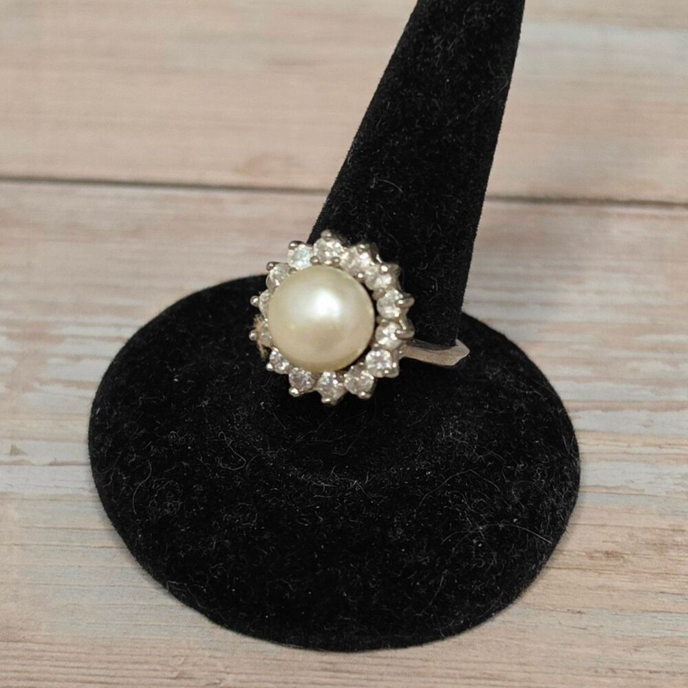 New! Ring - Picture 3 of 12